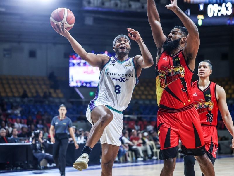 PBA: Converge, nakalusot sa San Miguel para manatiling buhay sa Top 4 bid